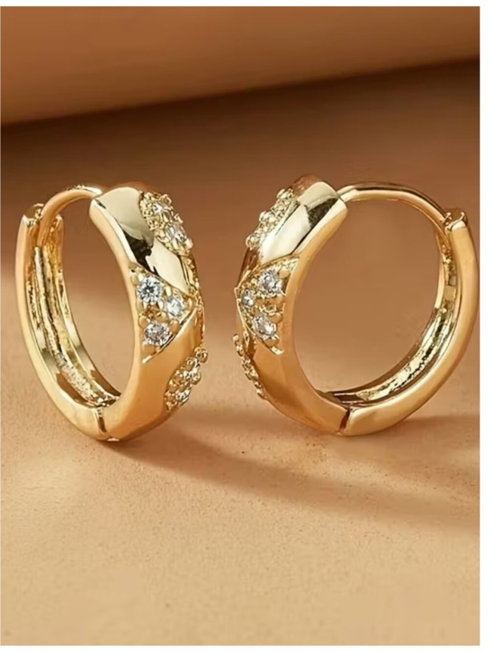 Huggie Golden Hoop Earrings Minimalist Sparkling Cubic Zirconia Good Stacking